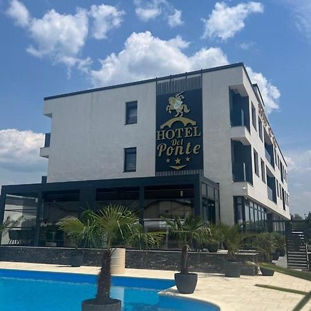Hotel Del Ponte Тирговіште Екстер'єр фото