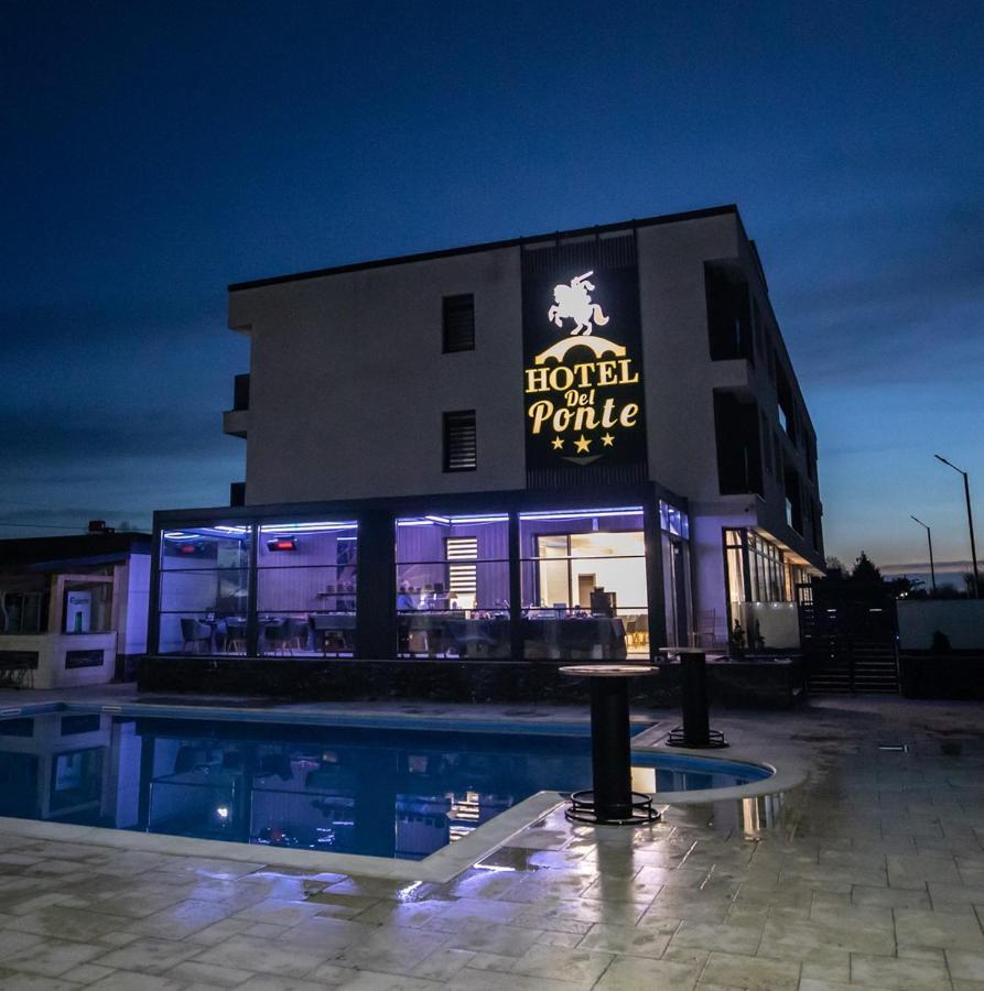 Hotel Del Ponte Тирговіште Екстер'єр фото