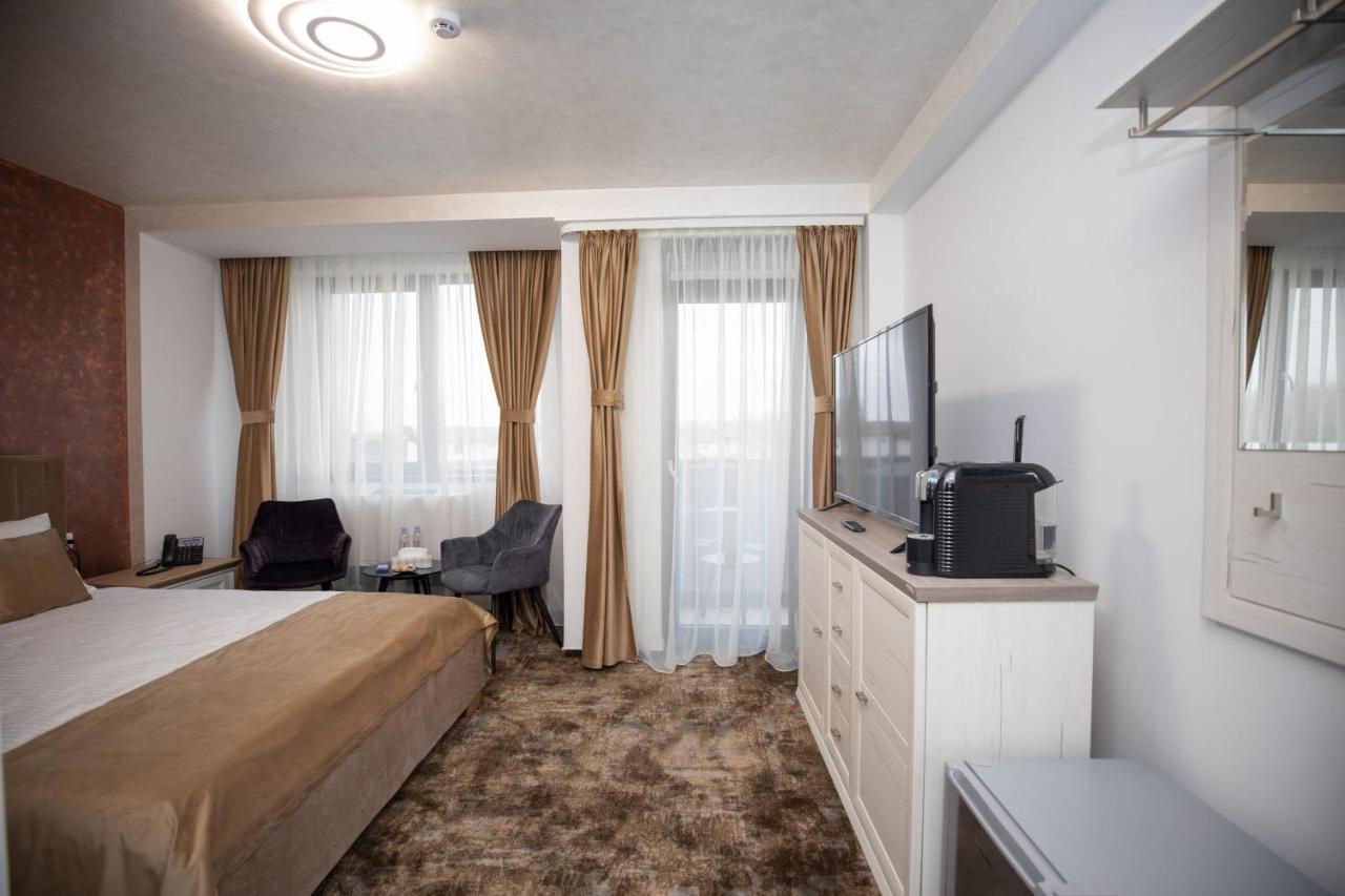 Hotel Del Ponte Тирговіште Екстер'єр фото