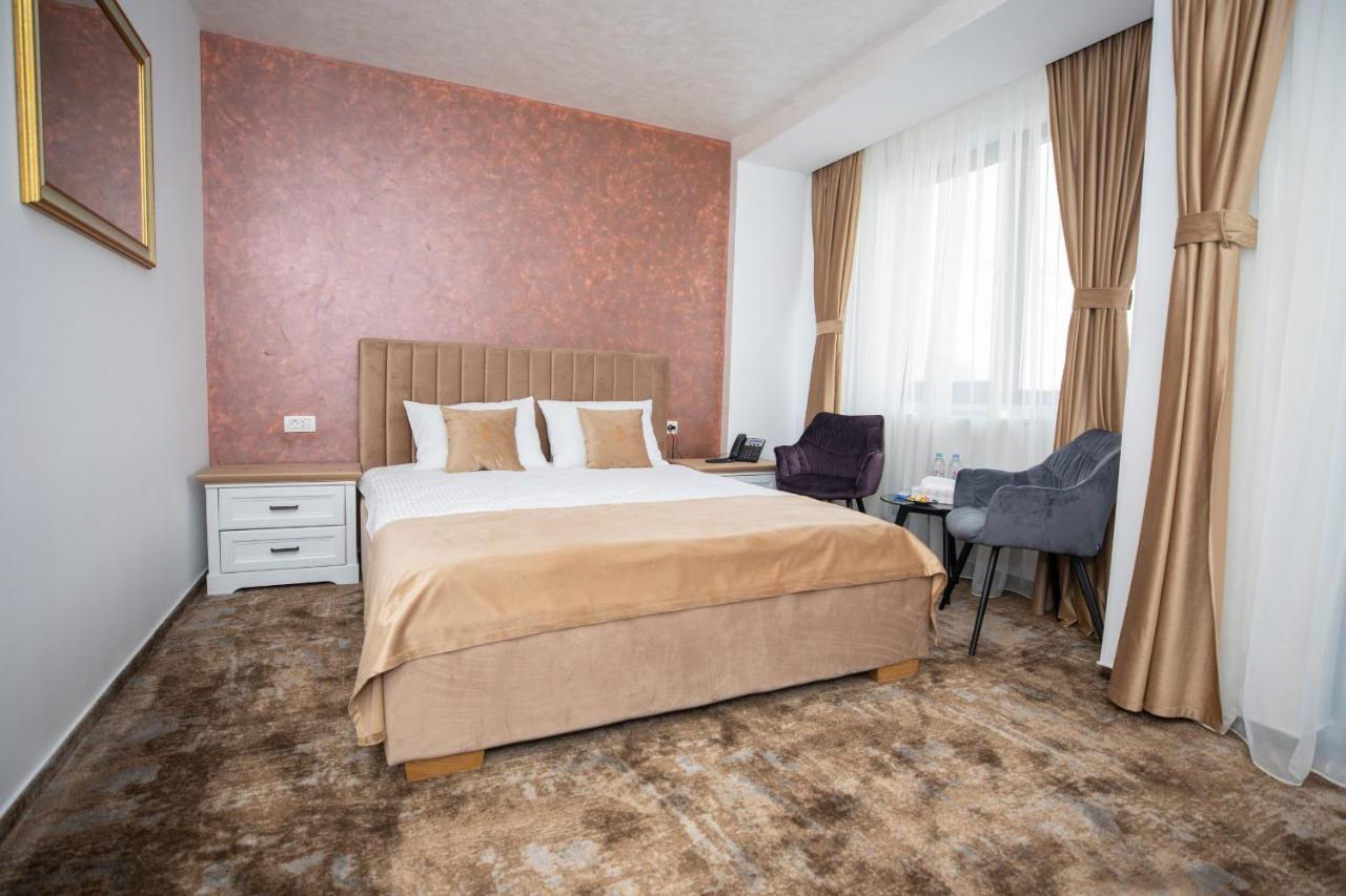 Hotel Del Ponte Тирговіште Екстер'єр фото