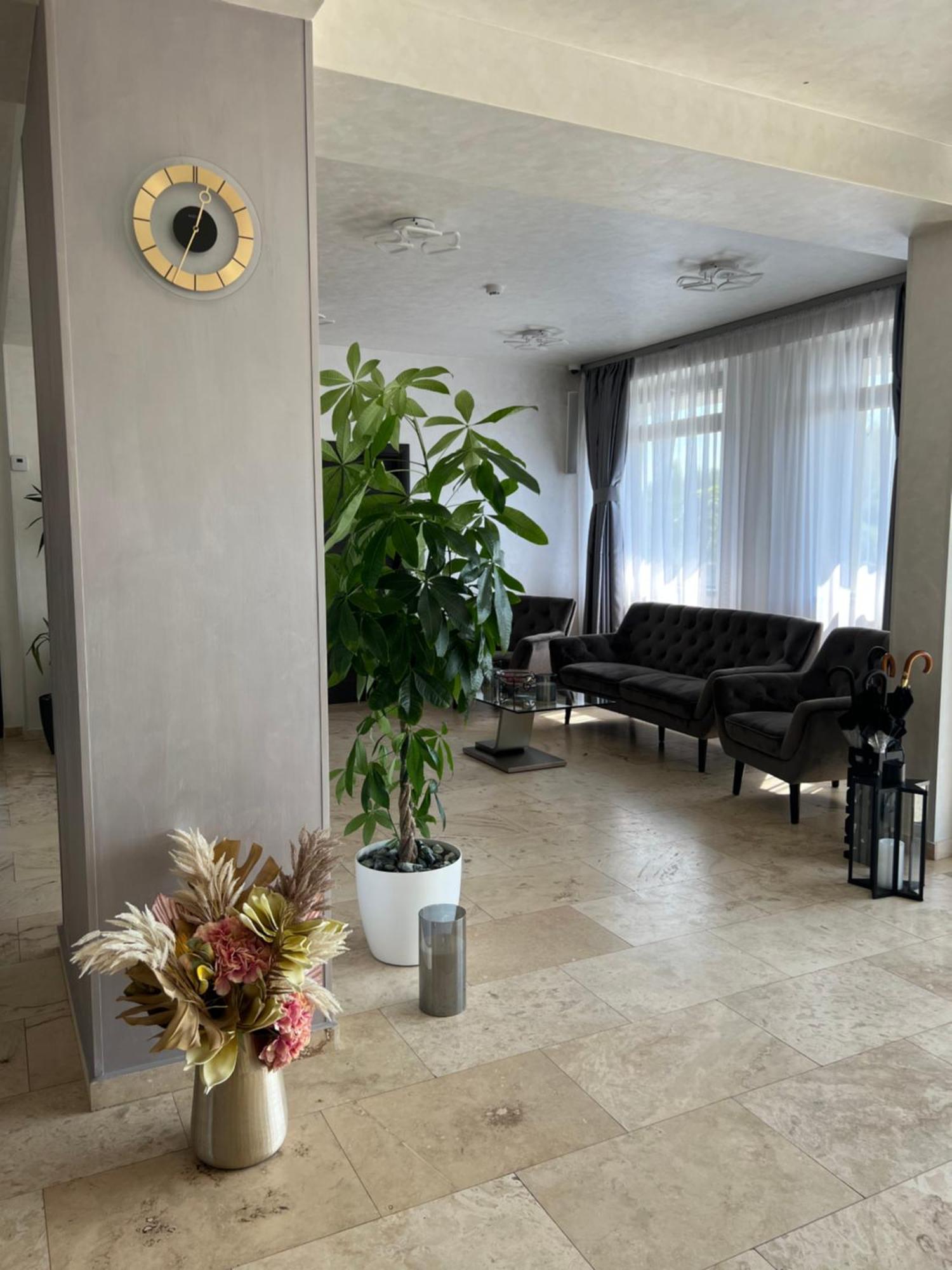 Hotel Del Ponte Тирговіште Екстер'єр фото
